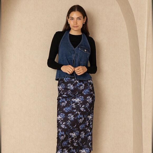 Blue Denim Overlay vest NWT SIZE LARGE - Picture 1 of 3